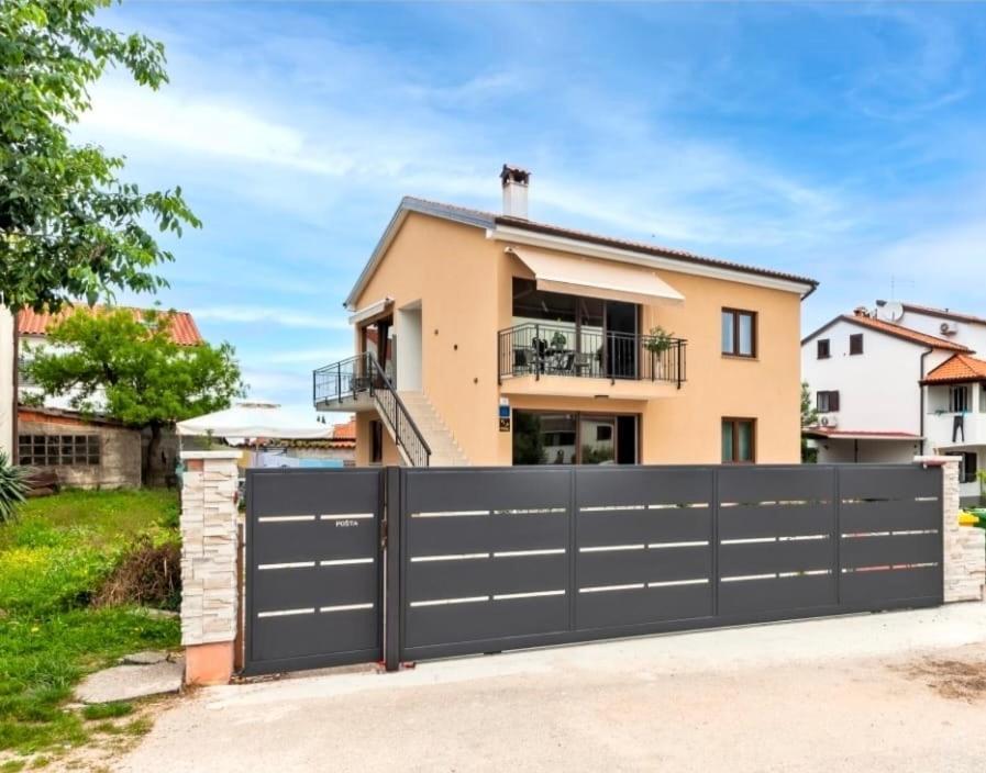 Apartman Lorena Rovinj Exterior photo